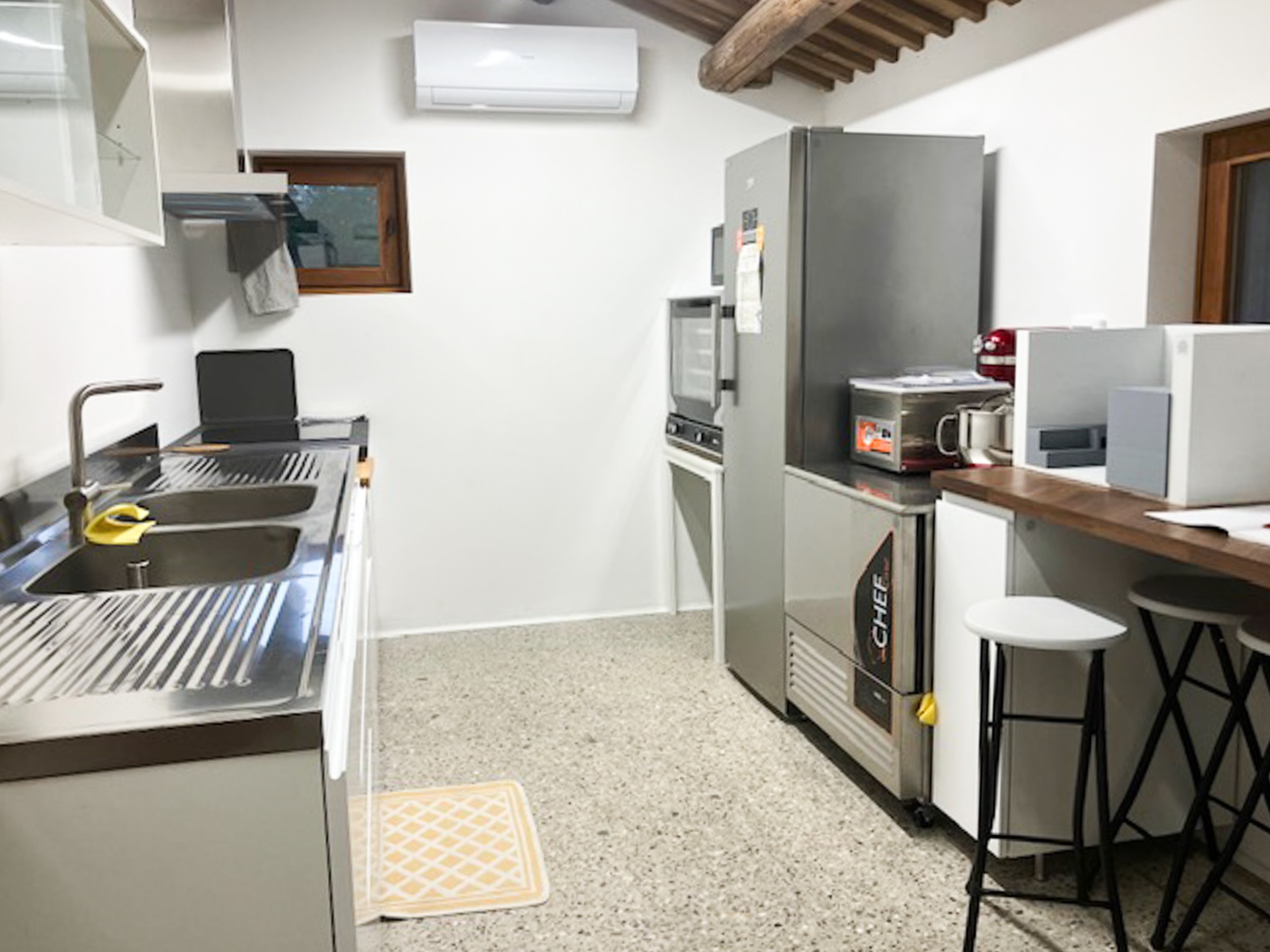 Il laboratorio attrezzato per le esperienze