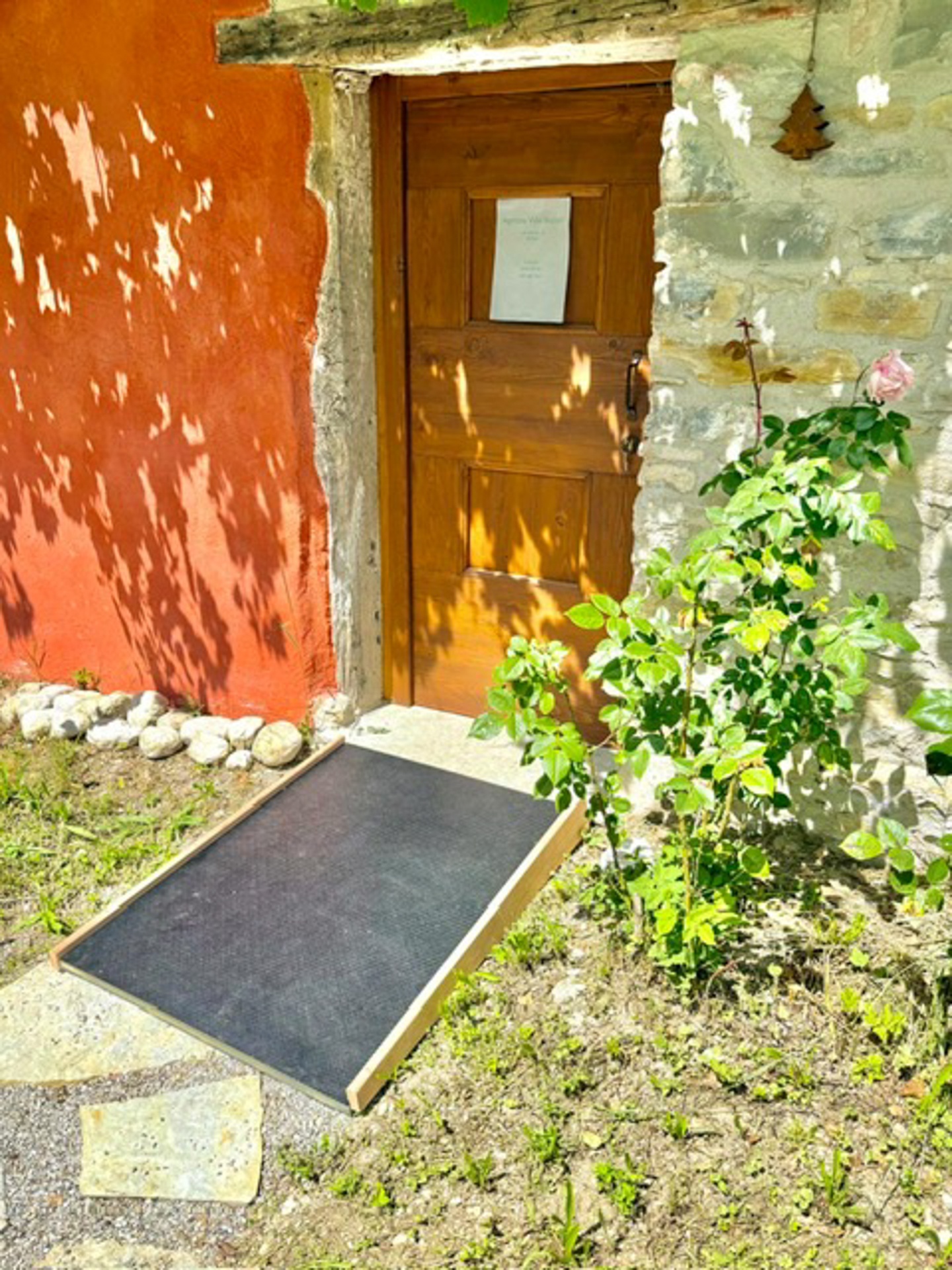 L'ingresso al laboratorio dei forni